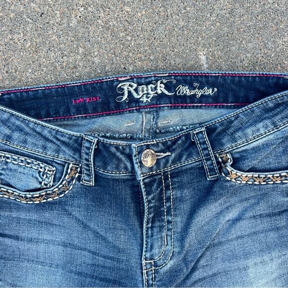 Rock 47 by Wrangler low rise embroidered pocket jeans 28x29 hemmed - Picture 4 of 6